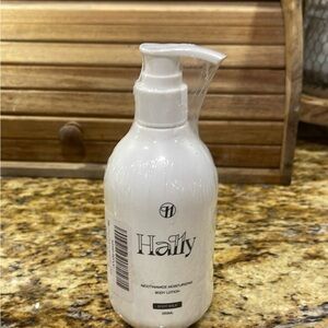 Hally Nicotinamide Moisturizing Body Lotion 250ml